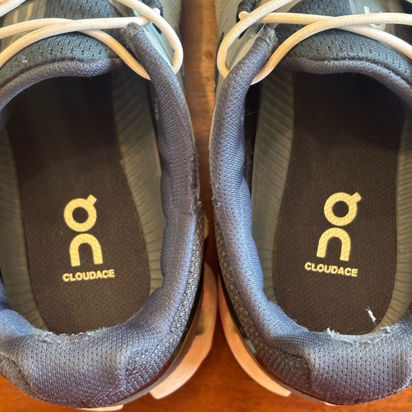 On Running Cloudace Athletic Shoes - Picture 7 of 11